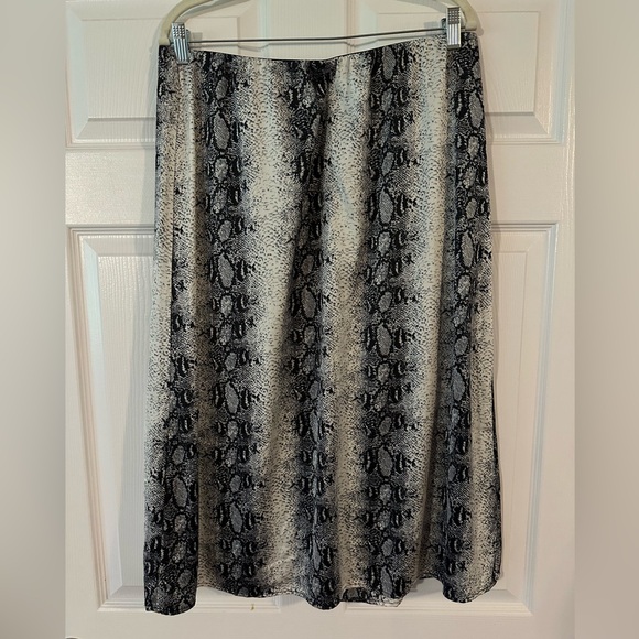 WD.NY Dresses & Skirts - WD.NY Black and Gray A-Line Midi Skirt